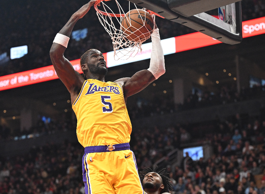 世界杯手机观看-湖人112-124国王遭4坏消息！艾顿仍低迷，配角起伏大，攻守全崩！