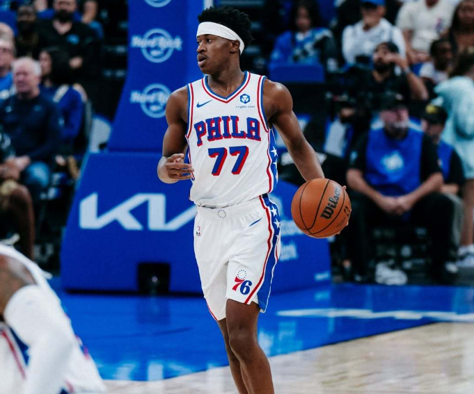 恩比德复出7失误，探花郎15+8马克西爆砍33分，76人客场复仇猛龙