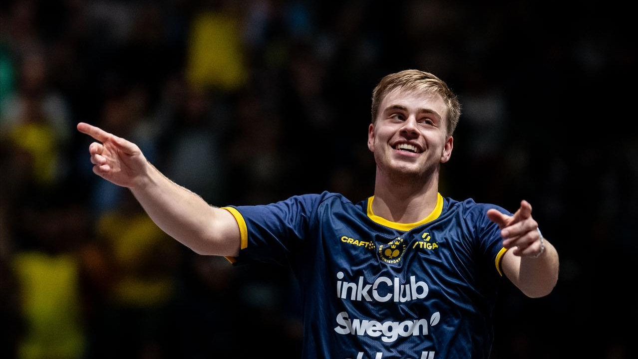 世界杯app下载地址-王楚钦、孙颖莎领衔！国乒16人出战新加坡大满贯，首站2000分大赛