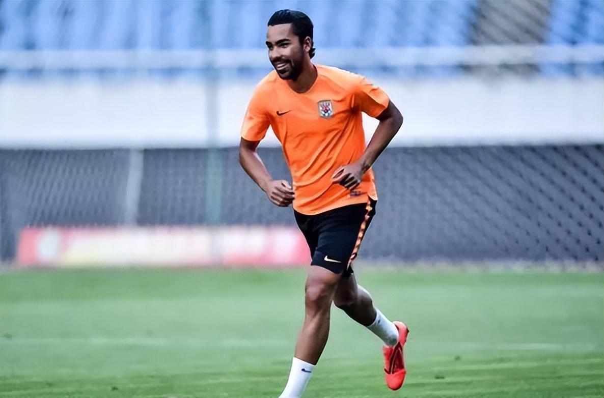 世界杯官网入口-山东泰山中场最强组合浮现，两人或成最大隐患，德尔加多赫然在列