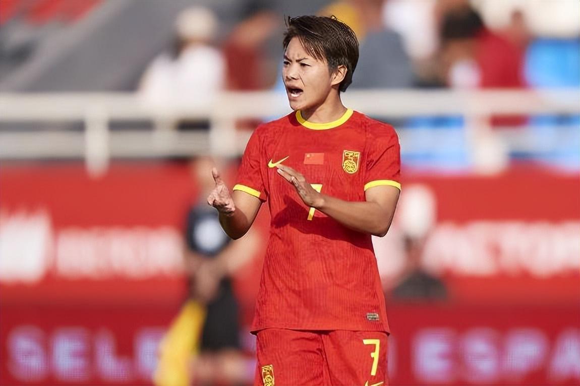 中国女足亚洲杯开门红，王霜进球后为何掩面，本人赛后给出答案