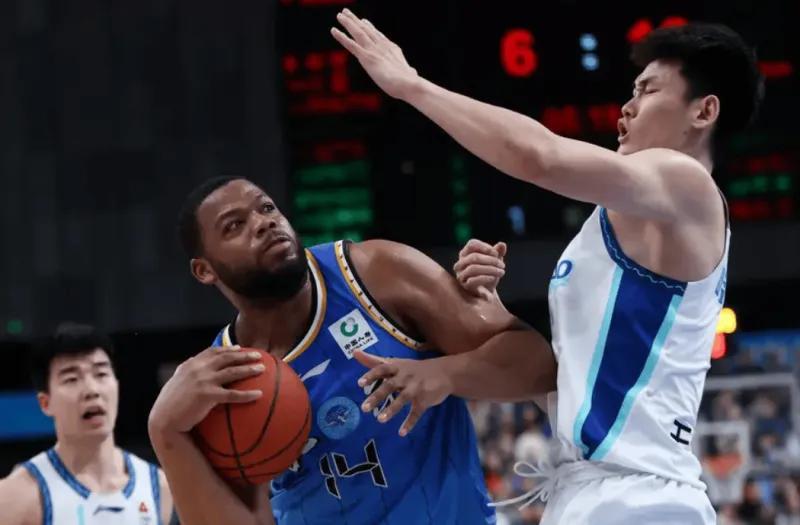 世界杯app下载地址-北京98-85广州迎3喜1忧!内线顶级,方硕拾最佳角色,杰曼咋整?