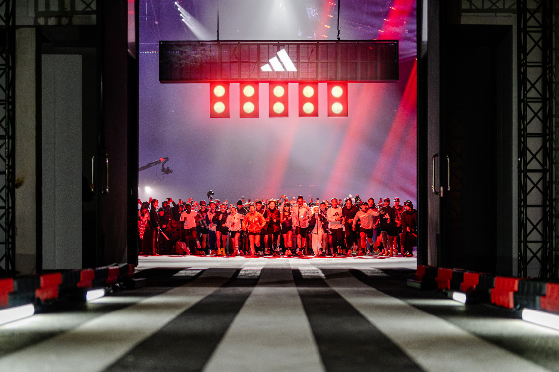 世界杯官网入口-在“竞速实验场”,苏翊鸣、拉塞尔、窦靖童共同探索速度的表达