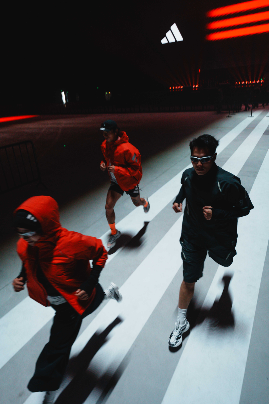 世界杯官网入口-在“竞速实验场”,苏翊鸣、拉塞尔、窦靖童共同探索速度的表达